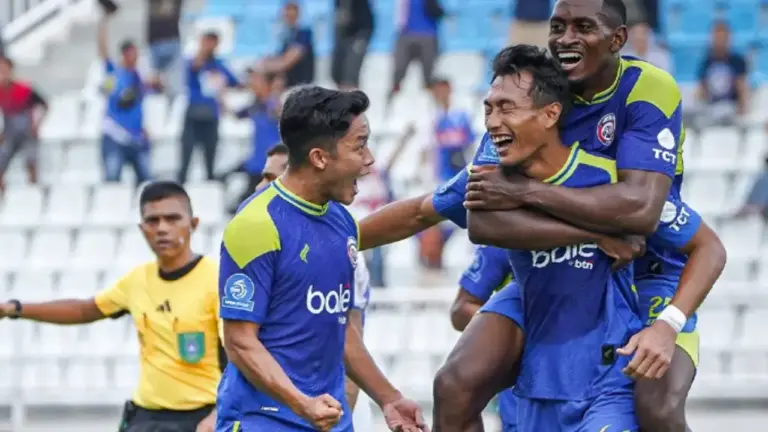 Babak I Arema FC vs Persijap: Skor 1-0 dan Drama Anulir VAR